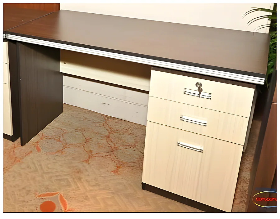 IK-114 (4*2) Office Table